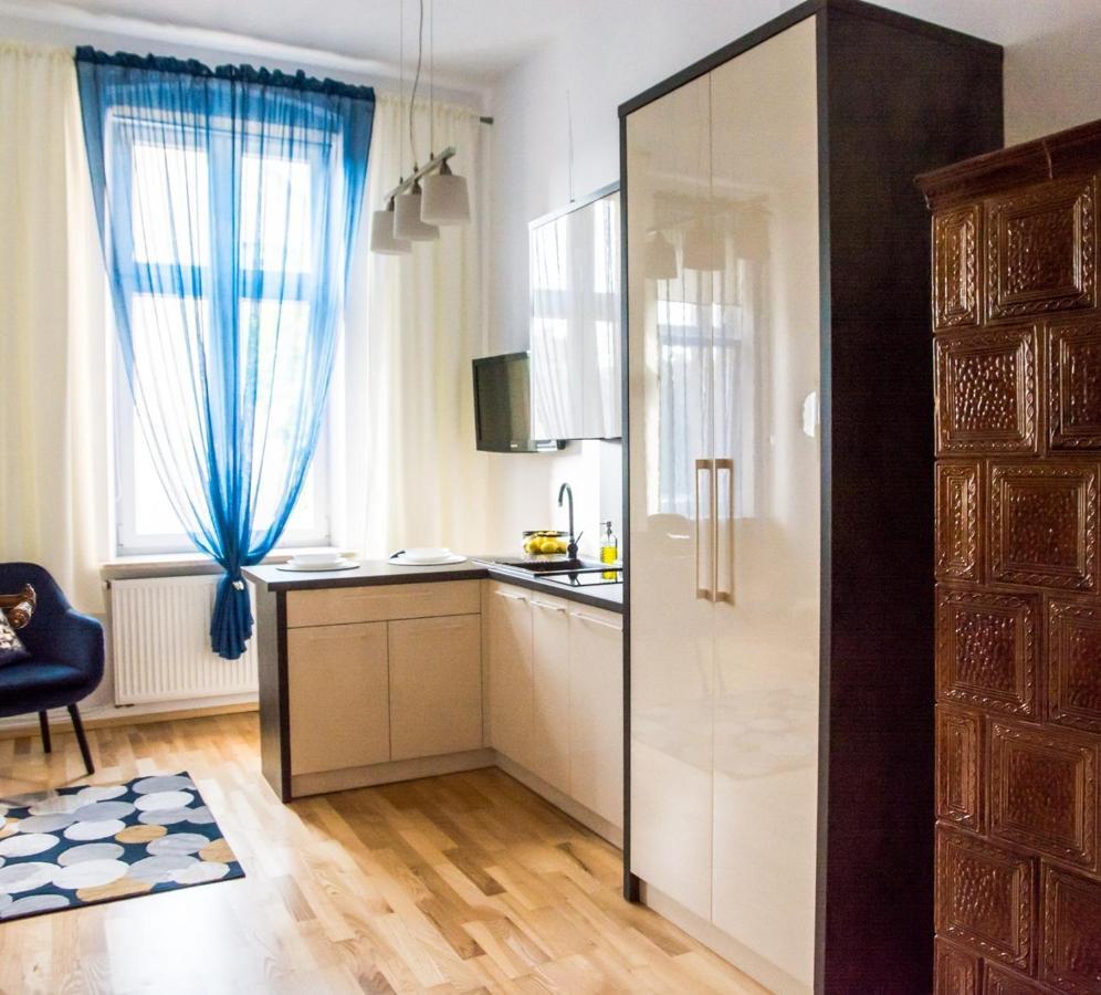 15 Apartment *